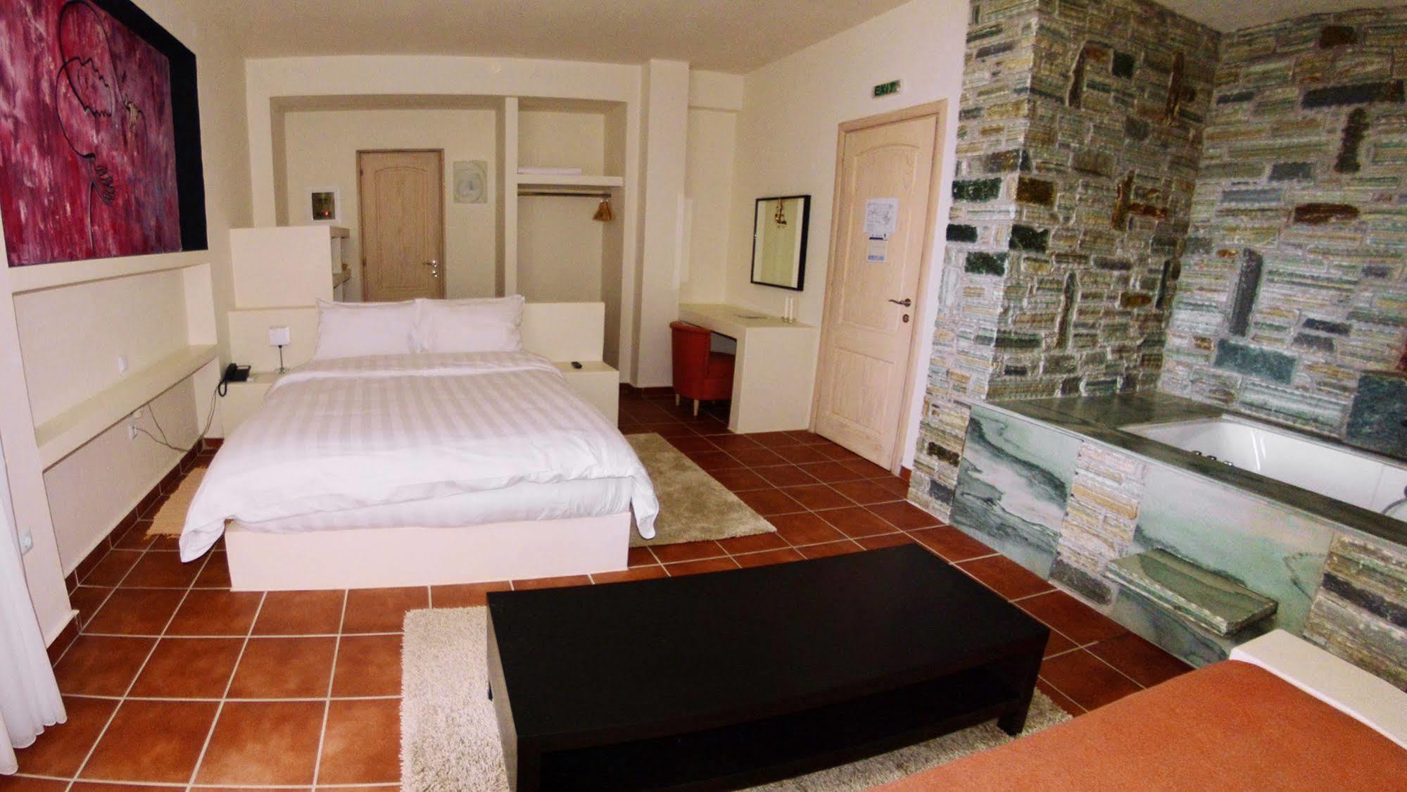 Filion Eco Hotel & Suites Nea Styra Extérieur photo